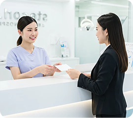 Dr Clear Aligners carry bag and aligner case symbolizing activation of lifetime guarantee